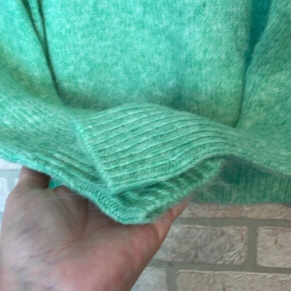 NWT J. Crew fuzz puff sleeve Green sweater size M Alpaca Blend - Picture 6 of 10